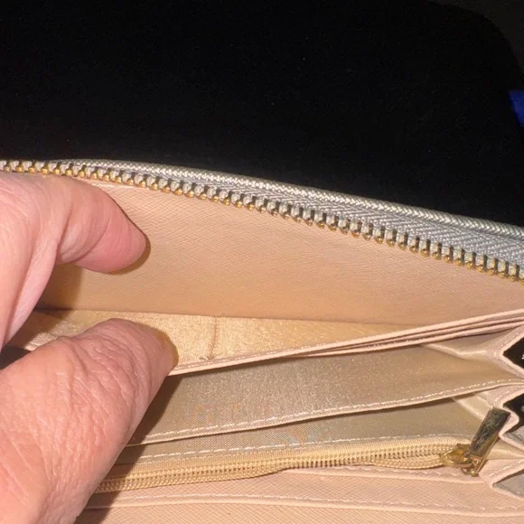 Dasein Elegant Gold Zip Around Full Size Wristlet NWOT - Picture 7 of 16